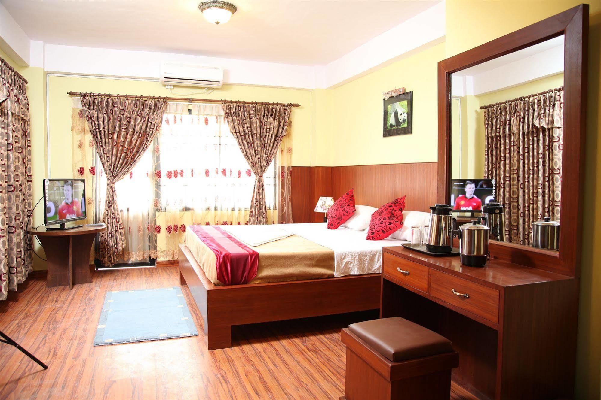 New Hotel Panda กาฐมาณฑุ ภายนอก รูปภาพ