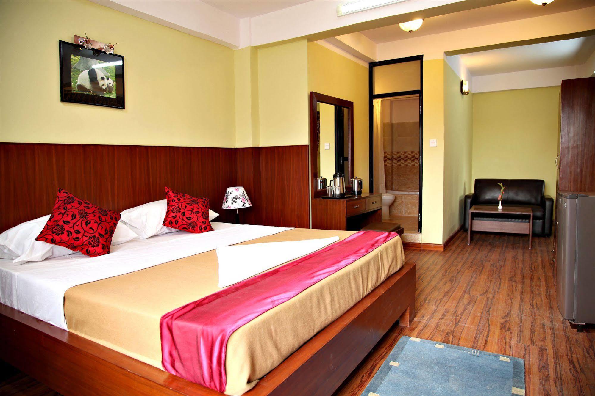 New Hotel Panda กาฐมาณฑุ ภายนอก รูปภาพ
