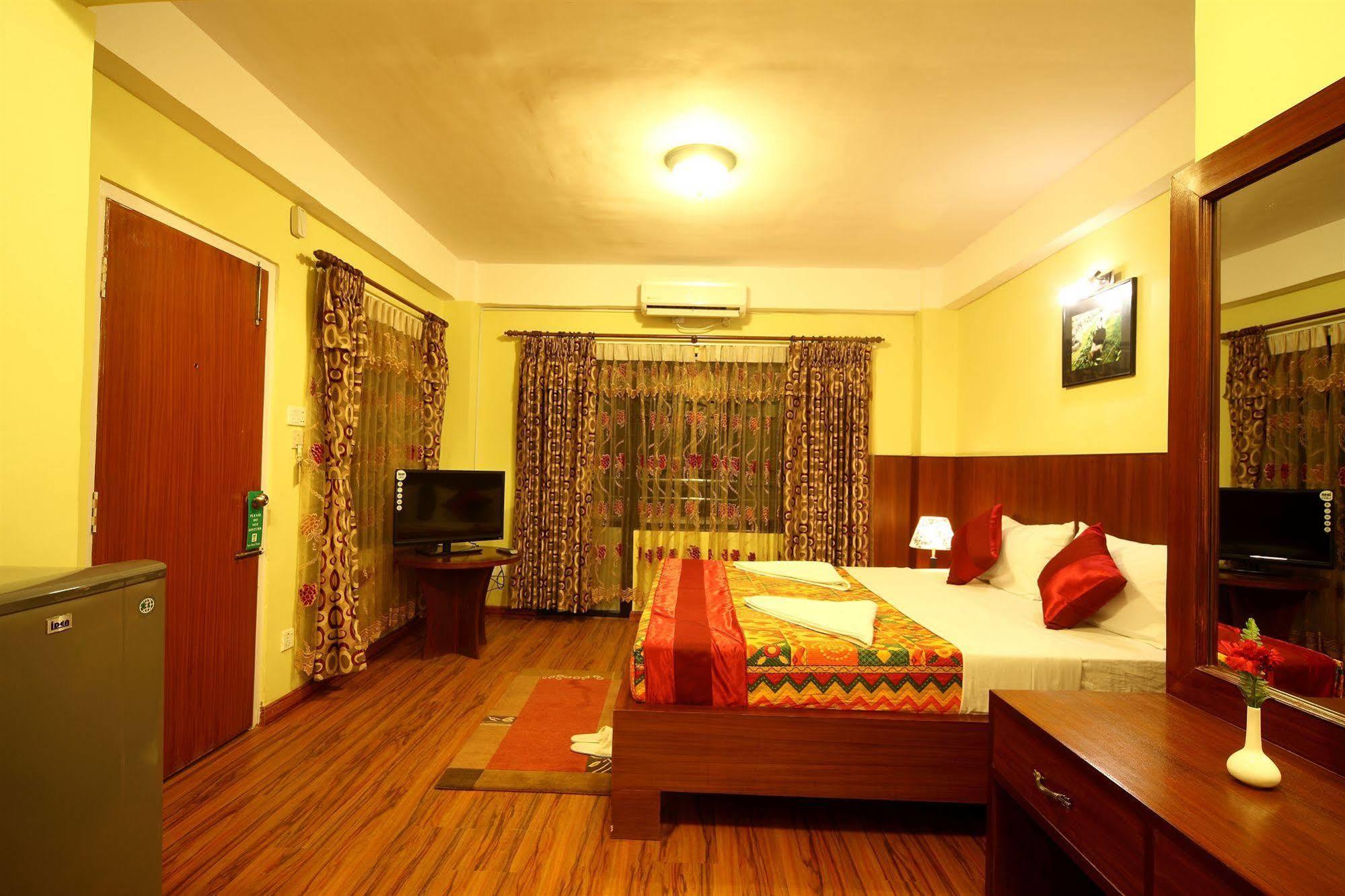 New Hotel Panda กาฐมาณฑุ ภายนอก รูปภาพ